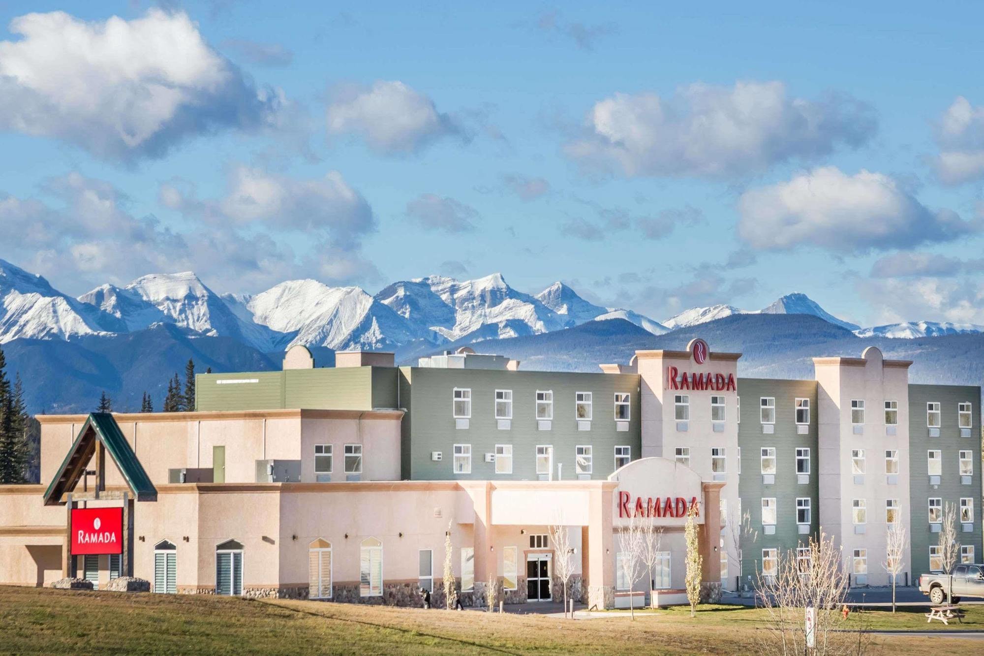 מלון Ramada By Wyndham הינטון מראה חיצוני תמונה